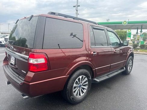 Used 2016 Ford Expedition XLT w/ Equipment Group 201A AWD/4WD image 4