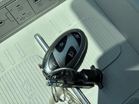 Used 2025 Hyundai Santa Fe SEL FWD image 21