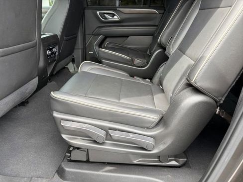 Used 2021 Chevrolet Suburban Premier RWD image 19