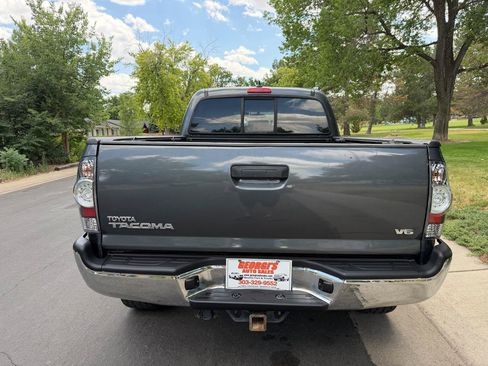 Used 2015 Toyota Tacoma 4x4 Double Cab w/ SR5 Package image 4