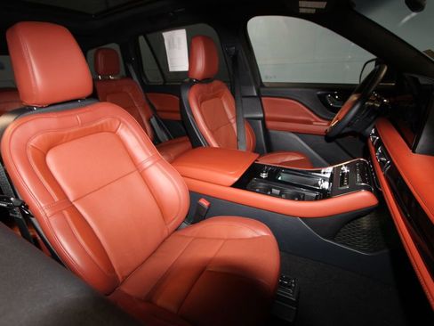 Used 2025 Lincoln Aviator Reserve w/ Jet Appearance Package image 24