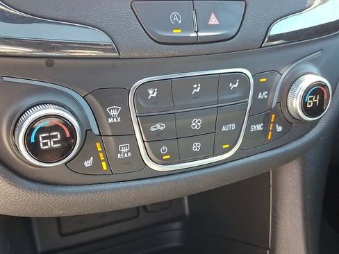 Certified 2023 Chevrolet Equinox RS AWD/4WD image 16