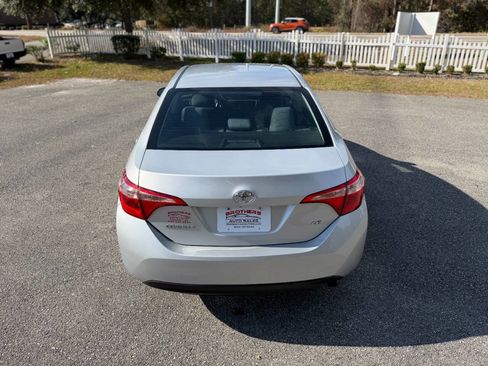 Used 2018 Toyota Corolla LE image 5