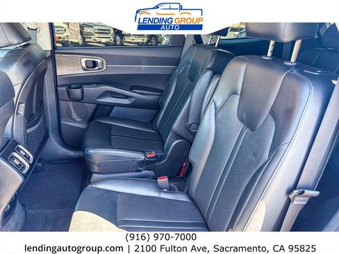 Used 2021 Kia Sorento EX w/ Panoramic Sunroof Package FWD image 17