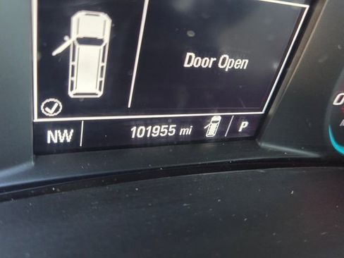 Used 2019 Chevrolet Equinox LS FWD image 25