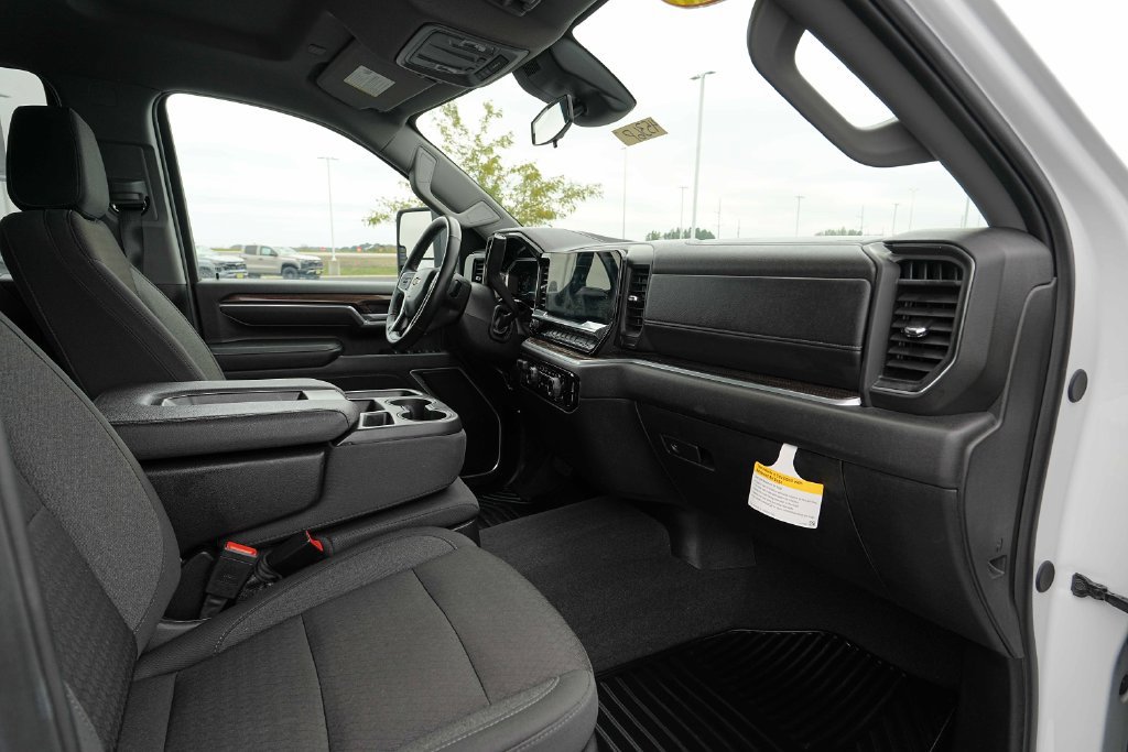 Used 2025 Chevrolet Silverado 2500 LT w/ Convenience Package AWD/4WD image 23