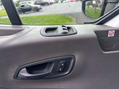 Used 2020 Ford Transit 250 Medium Roof AWD image 11