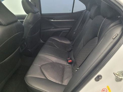 Used 2018 Toyota Camry XSE FWD image 18