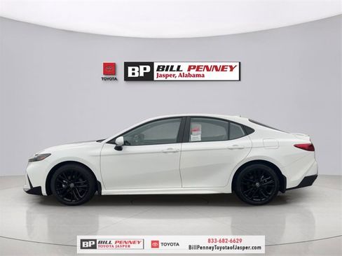 New 2026 Toyota Camry SE image 2