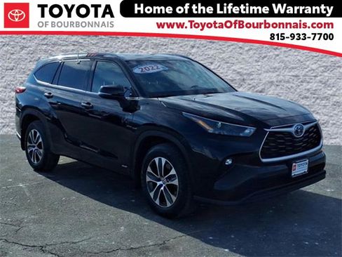 Used 2022 Toyota Highlander XLE image 1