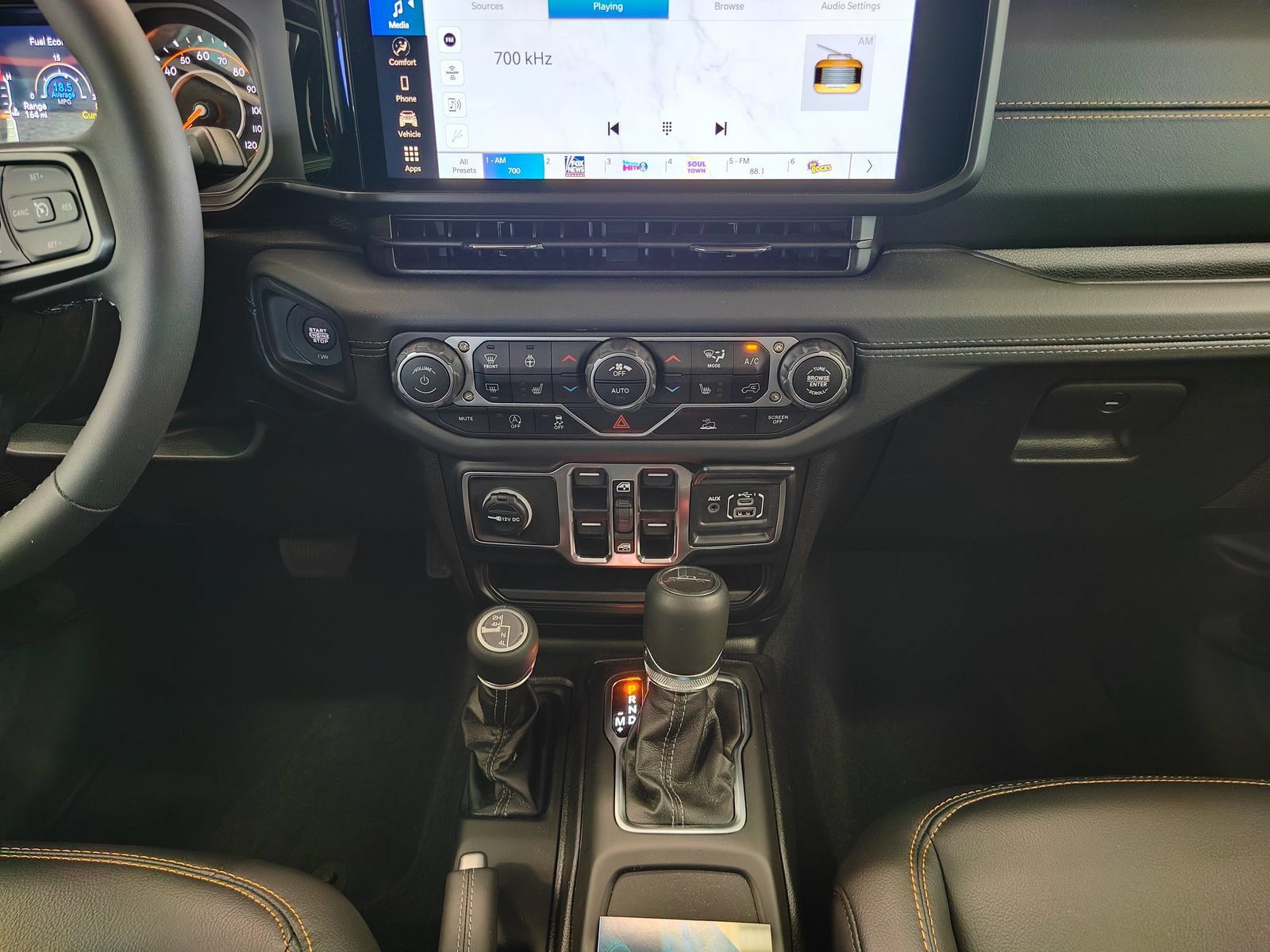 Used 2025 Jeep Gladiator Sport AWD/4WD image 26