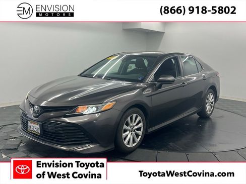 Used 2019 Toyota Camry LE image 1