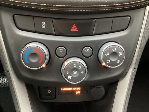 Used 2018 Chevrolet Trax LS image 21