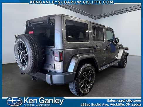 Used 2017 Jeep Wrangler Unlimited Sahara AWD/4WD image 5