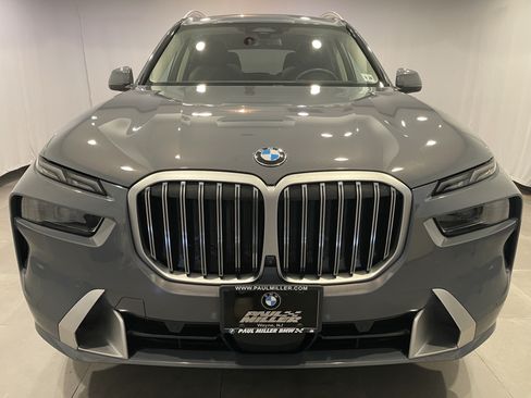 Used 2024 BMW X7 xDrive40i w/ Premium Package AWD/4WD image 2
