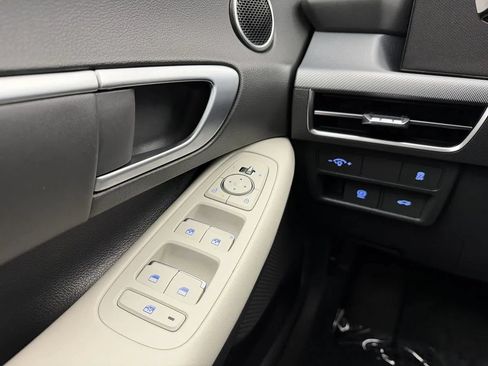 Used 2025 Hyundai Sonata SEL FWD image 13
