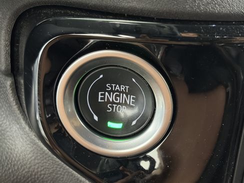 Certified 2025 GMC Sierra 1500 Elevation AWD/4WD image 28