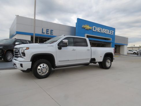 New 2026 Chevrolet Silverado 3500 High Country w/ High Country Premium Package AWD/4WD image 1