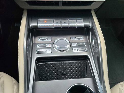 Used 2024 Lincoln Nautilus Premier image 18