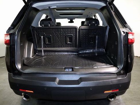 Used 2021 Chevrolet Traverse RS w/ LPO, Floor Liner Package image 31