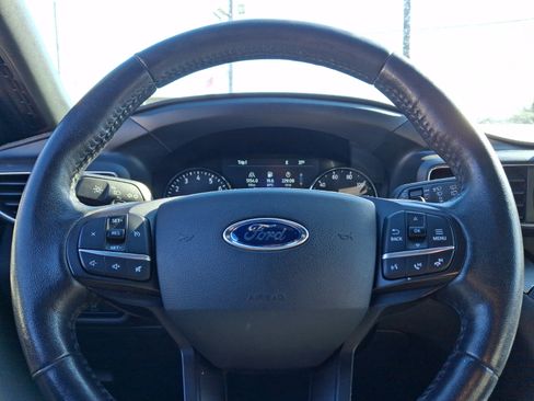 Used 2020 Ford Explorer XLT w/ Equipment Group 202A image 19