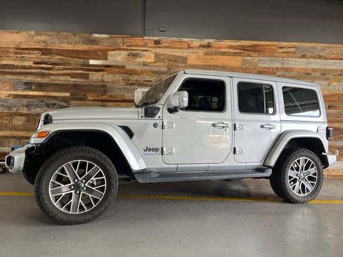 Used 2024 Jeep Wrangler High Altitude AWD/4WD image 15