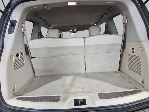 Used 2012 INFINITI QX56 4WD w/ Deluxe Touring Pkg image 17