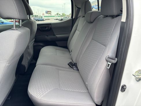 Used 2020 Toyota Tacoma SR AWD/4WD image 10