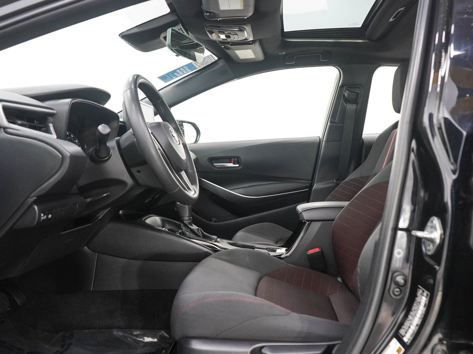 Used 2023 Toyota Corolla SE w/ SE Premium Package FWD image 20