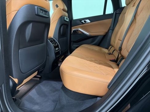 Certified 2023 BMW X6 xDrive40i w/ M Sport Package image 17
