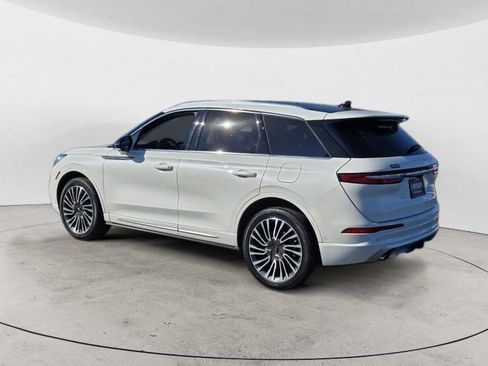 Used 2022 Lincoln Corsair Reserve w/ Equipment Group 201A image 5