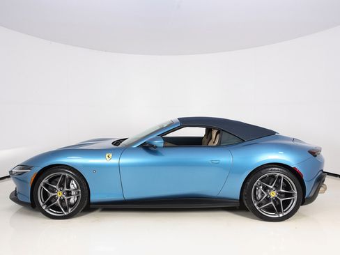 Certified 2025 Ferrari Roma Spider RWD image 30