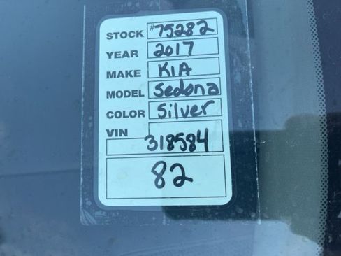 Used 2017 Kia Sedona SX image 17
