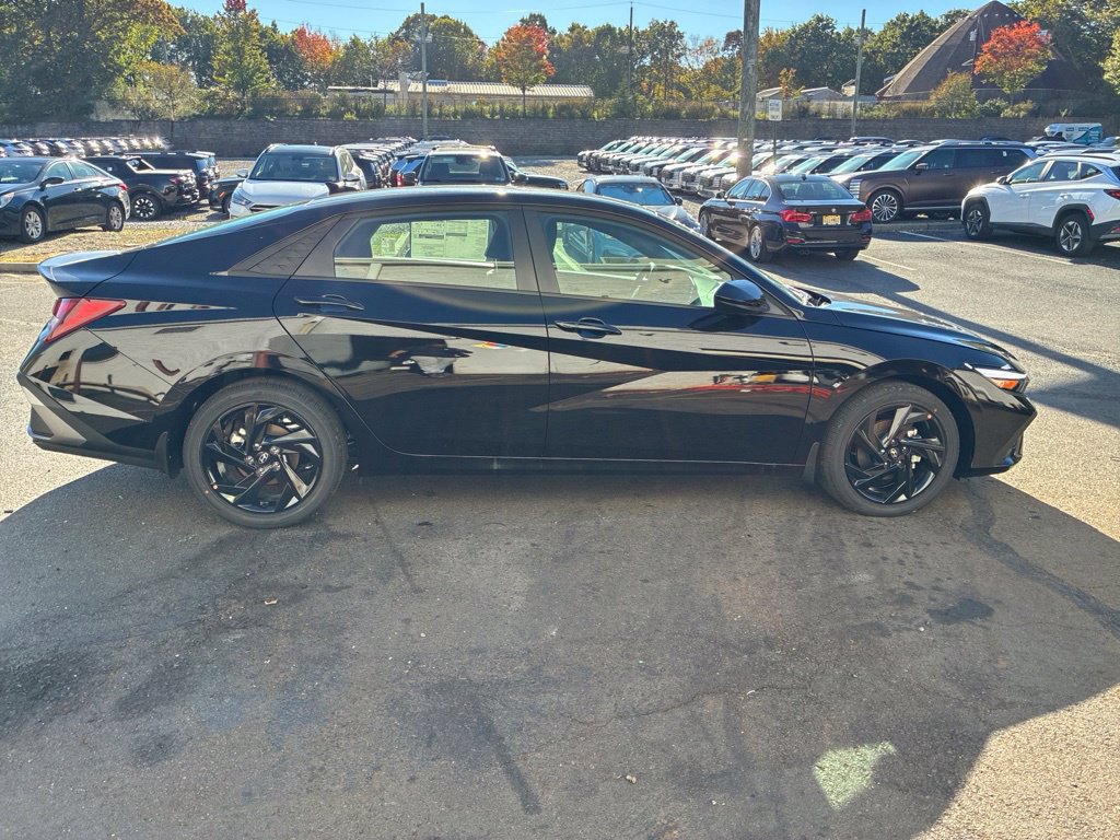 New 2026 Hyundai Elantra SEL Sport FWD image 8