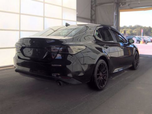 Used 2020 Toyota Camry LE FWD image 4