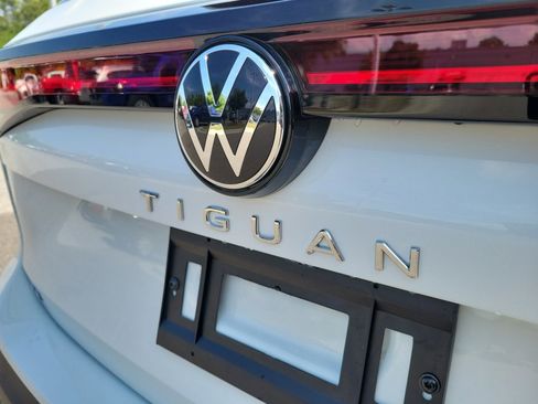 New 2026 Volkswagen Tiguan SE FWD image 14