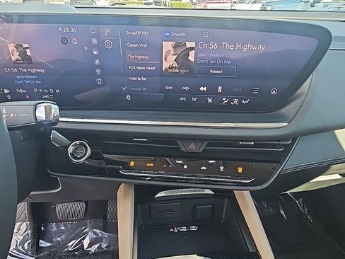 Certified 2025 Buick Envision Preferred image 19