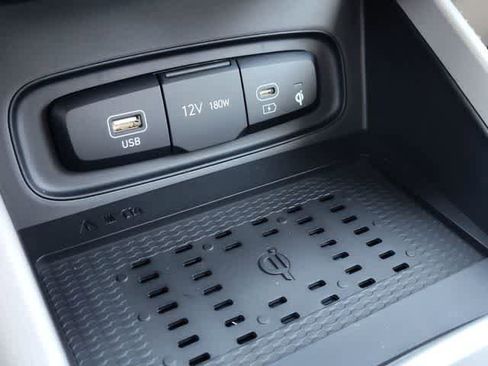New 2026 Hyundai Venue SEL FWD image 25