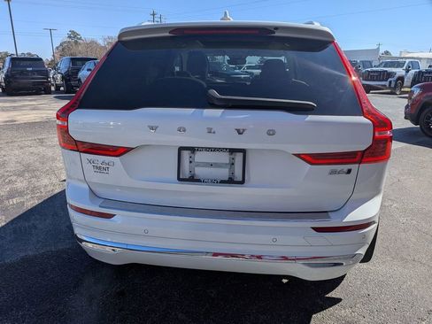 Used 2023 Volvo XC60 B6 Ultimate w/ Climate Package image 4