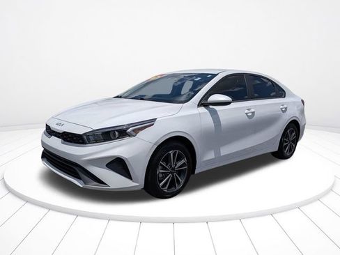 Used 2024 Kia Forte LXS FWD image 7