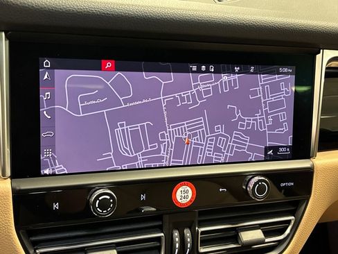 Used 2024 Porsche Macan image 35