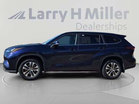Certified 2025 Toyota Highlander XLE AWD/4WD image 2