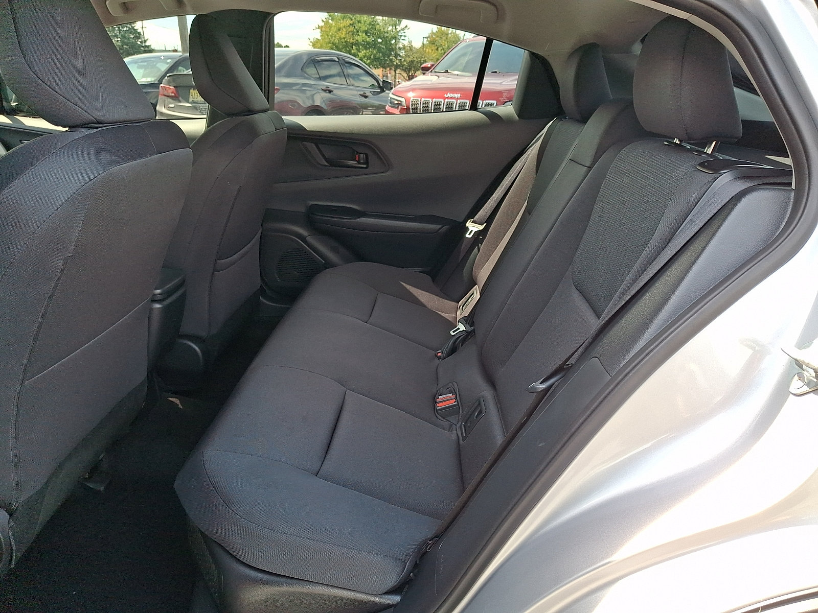Used 2024 Toyota Prius LE AWD/4WD image 10