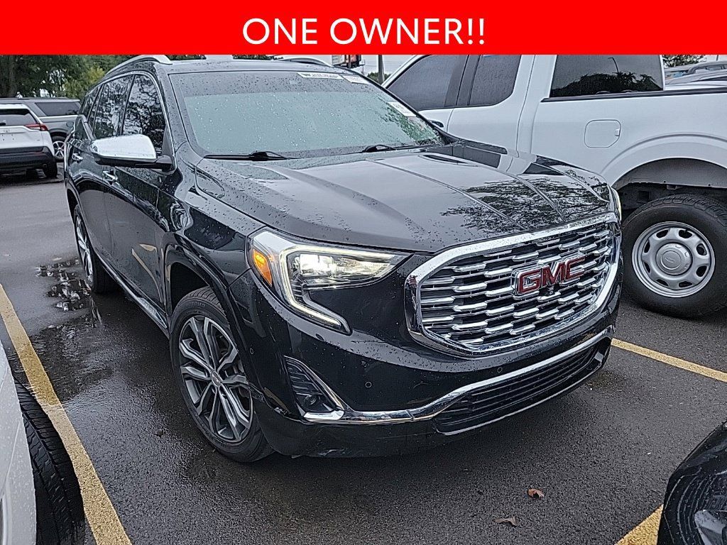 Used 2020 GMC Terrain Denali w/ Denali Premium Package AWD/4WD image 3