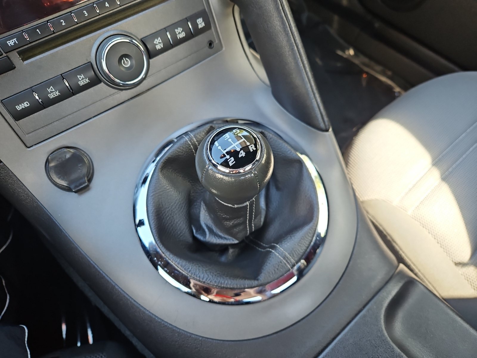 Used 2007 Pontiac Solstice Convertible RWD image 21