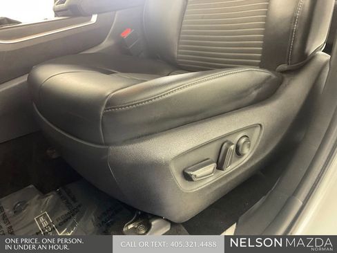 Used 2022 Toyota Highlander XSE FWD image 26