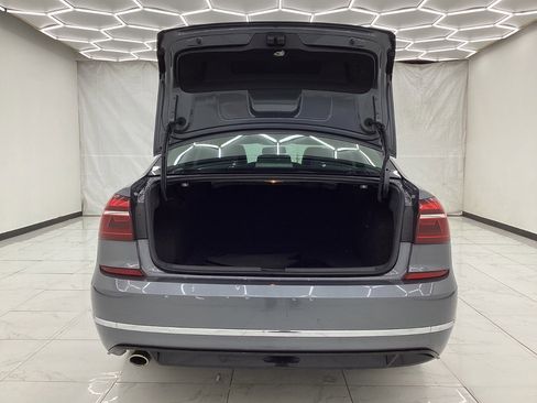 Used 2018 Volkswagen Passat 2.0T R-Line FWD image 42