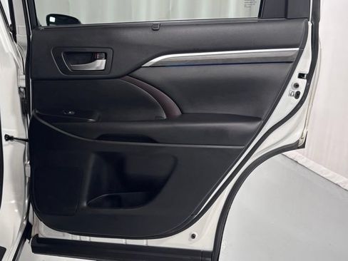 Used 2019 Toyota Highlander Limited AWD/4WD image 27