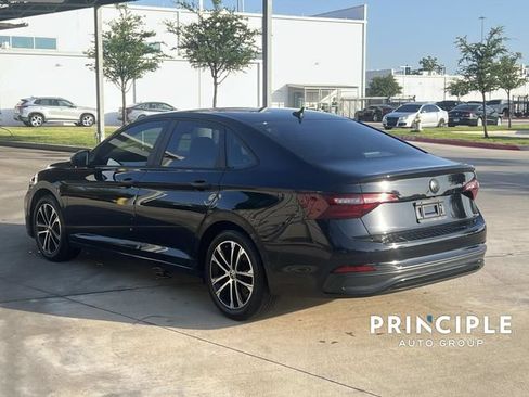 Used 2023 Volkswagen Jetta Sport FWD image 11