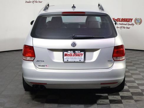 Used 2010 Volkswagen Jetta TDI FWD image 6